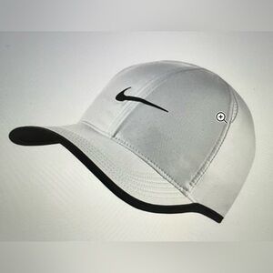 Unisex Nike Fleatherlight Dri-fit white cap with black trim & swoosh